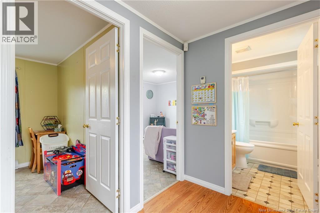 2 Wood Avenue - 27