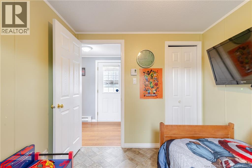 2 Wood Avenue - 32