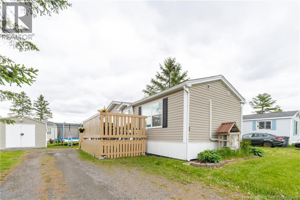 2 Wood Avenue - 40