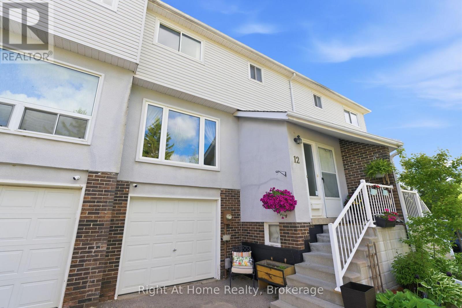 #12 303 GARDEN STREET - 1