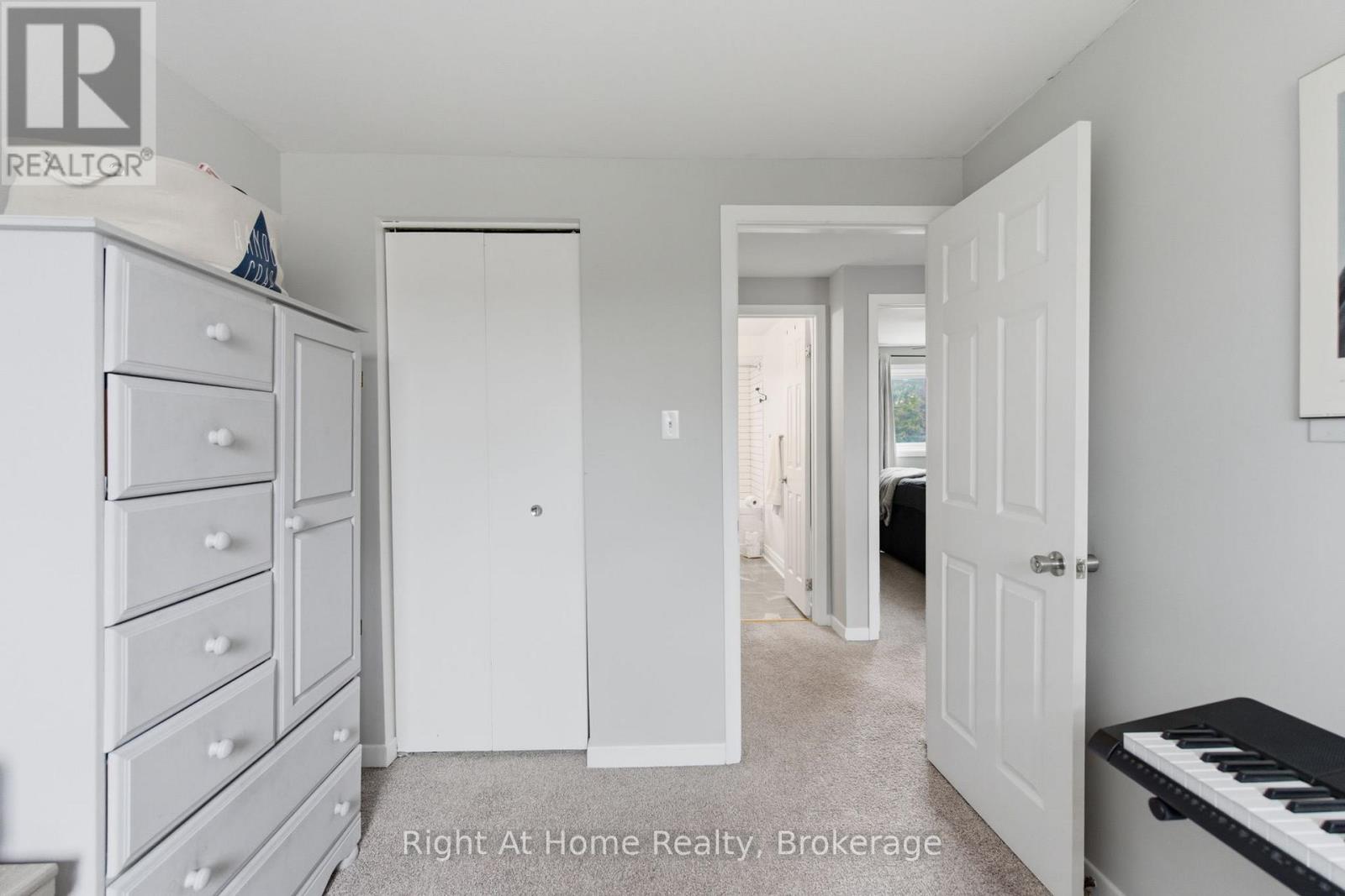 #12 303 GARDEN STREET - 25