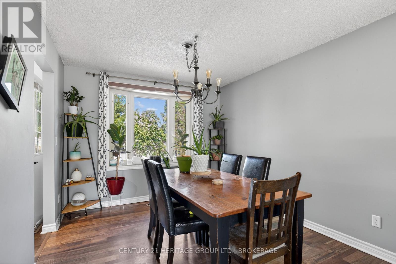 825 ALLUM AVENUE - 13