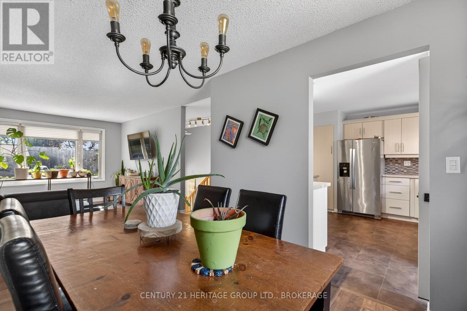 825 ALLUM AVENUE - 15