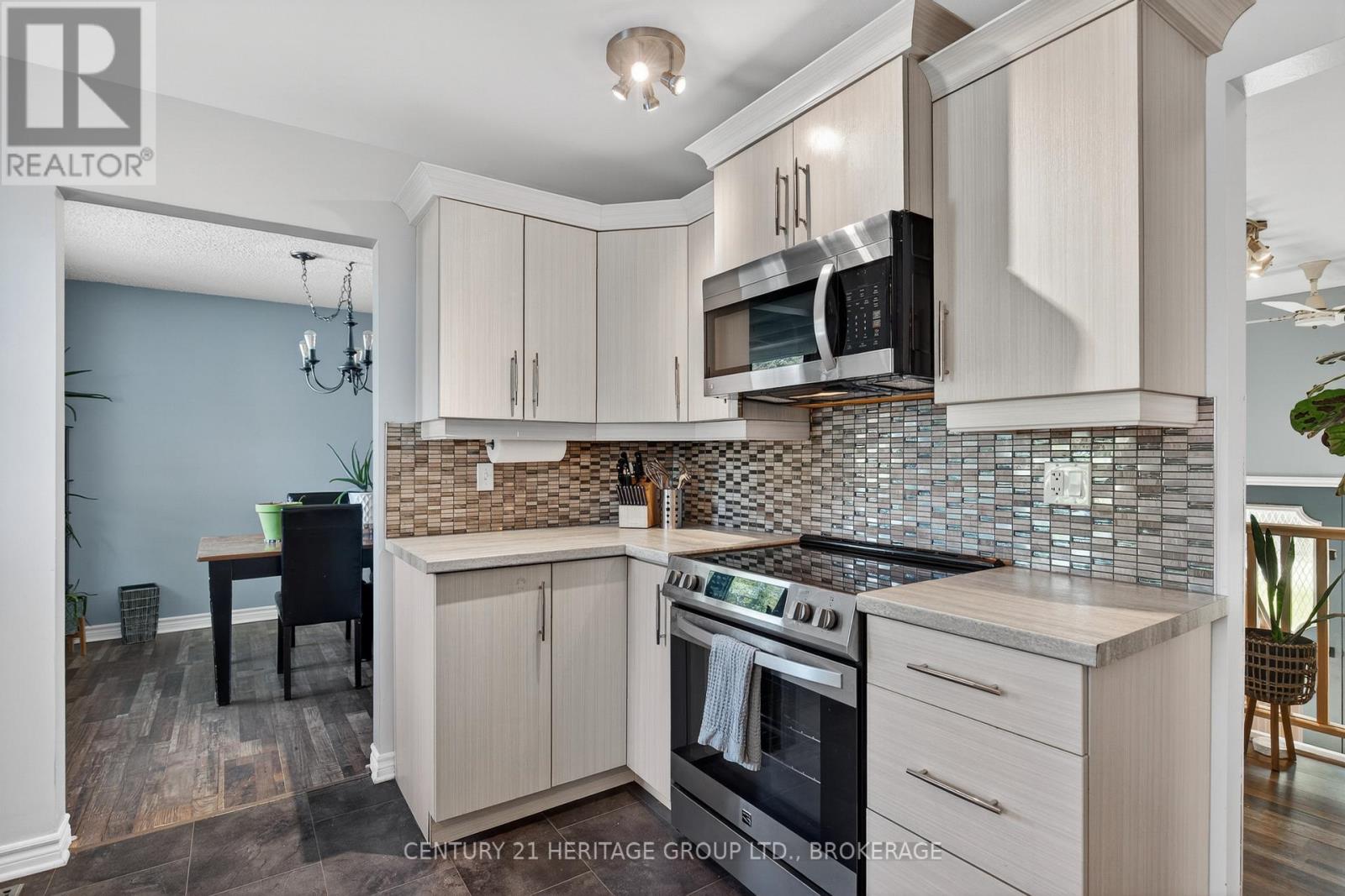 825 ALLUM AVENUE - 21