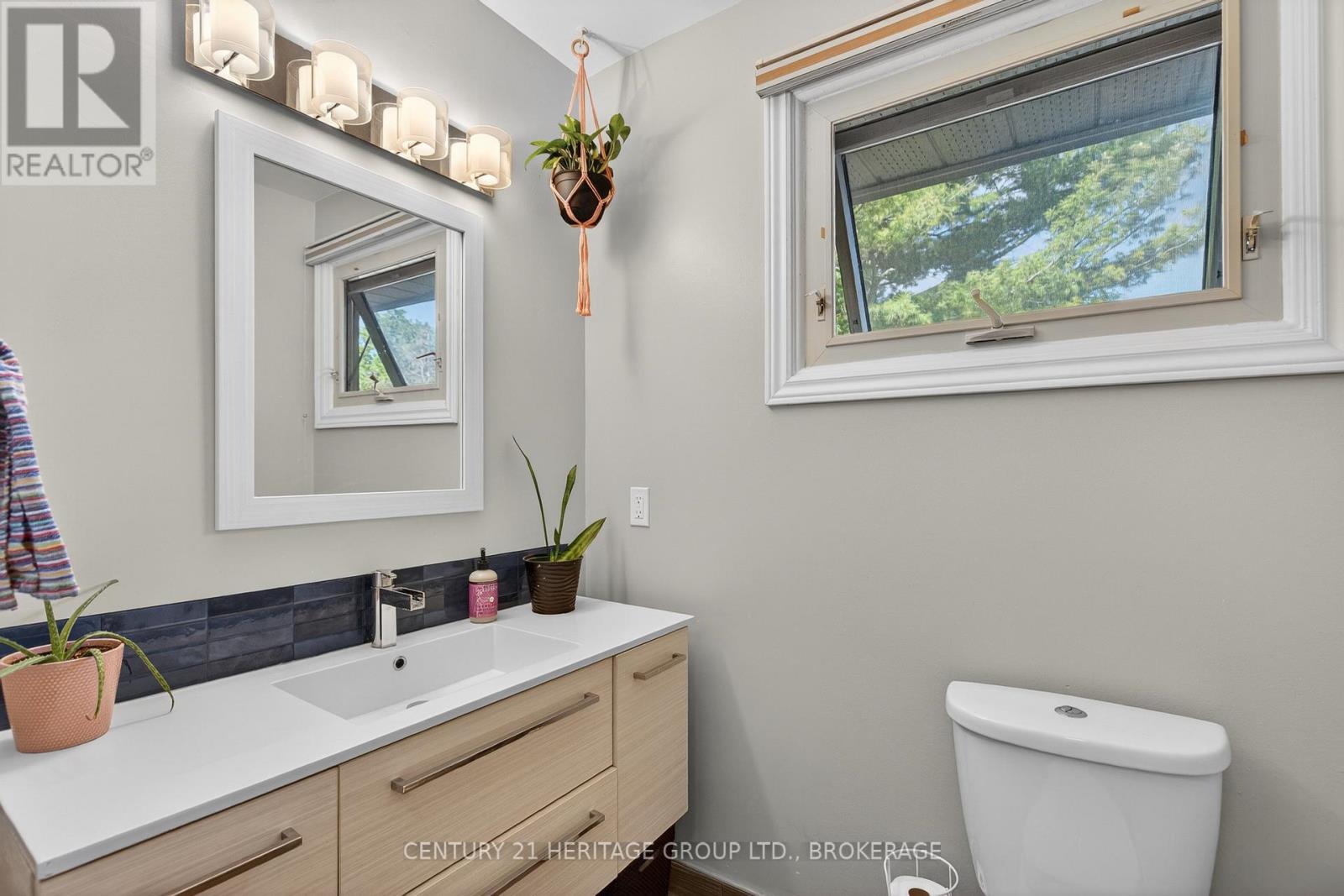 825 ALLUM AVENUE - 23