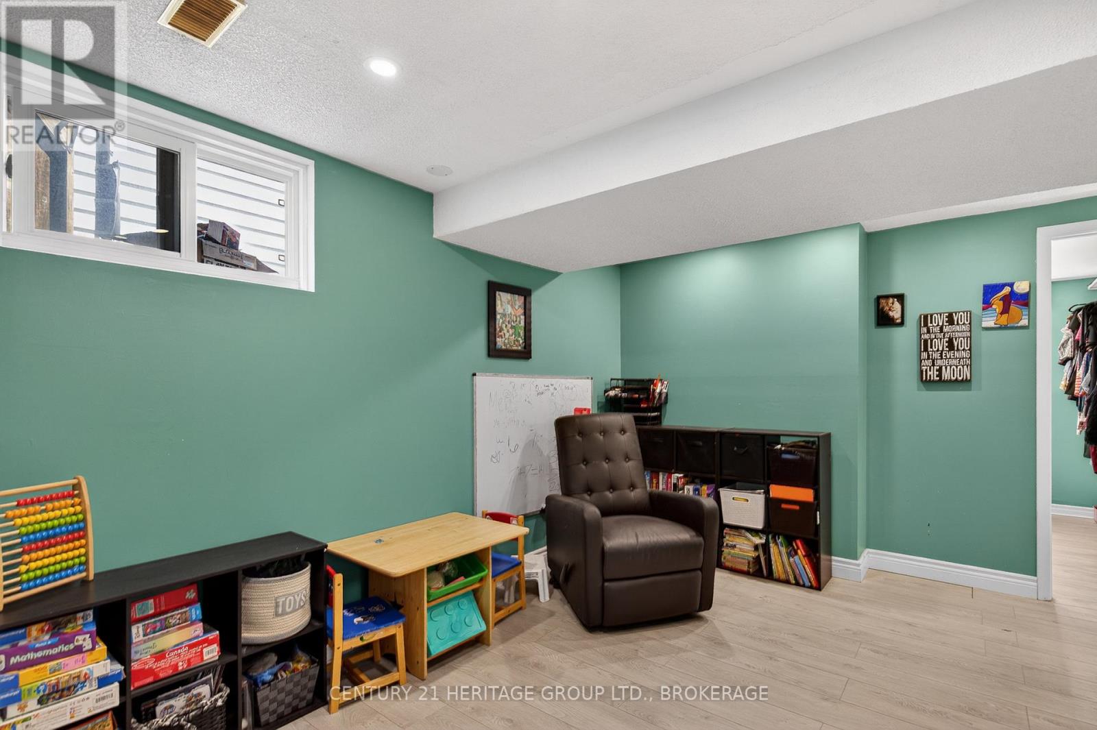 825 ALLUM AVENUE - 32
