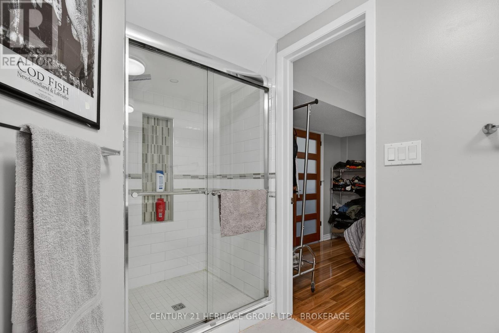825 ALLUM AVENUE - 42