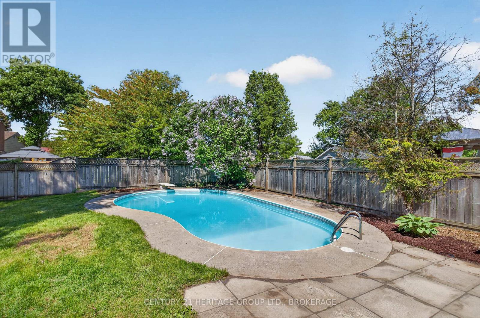 825 ALLUM AVENUE - 47