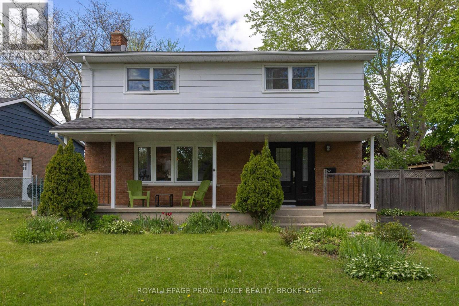 102 HERCHMER CRESCENT - 1