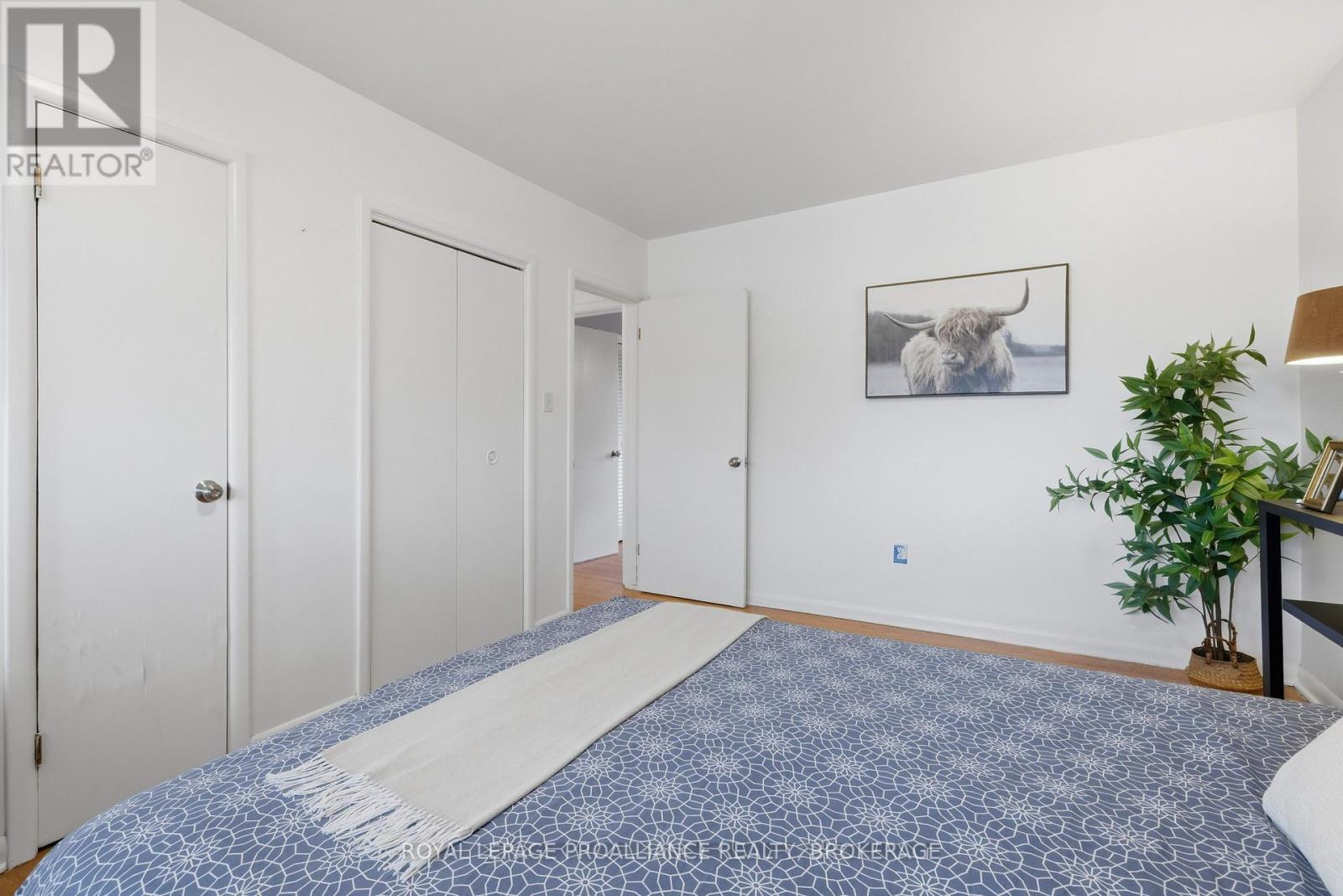 102 HERCHMER CRESCENT - 35