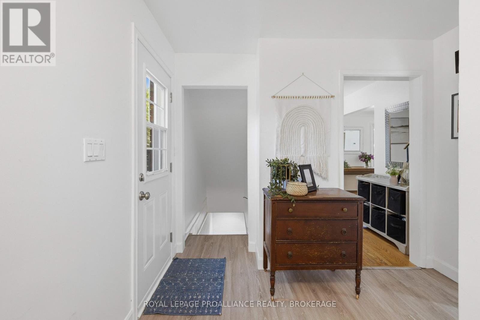 102 HERCHMER CRESCENT - 36