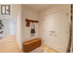 301 5388 Hill Rise Terr, Saanich, BC V8Y3K3 Photo 14