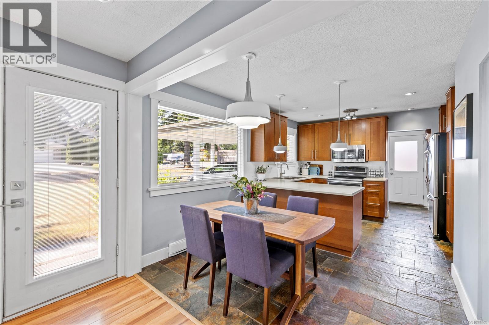 1527 Dalmatian Dr, Parksville