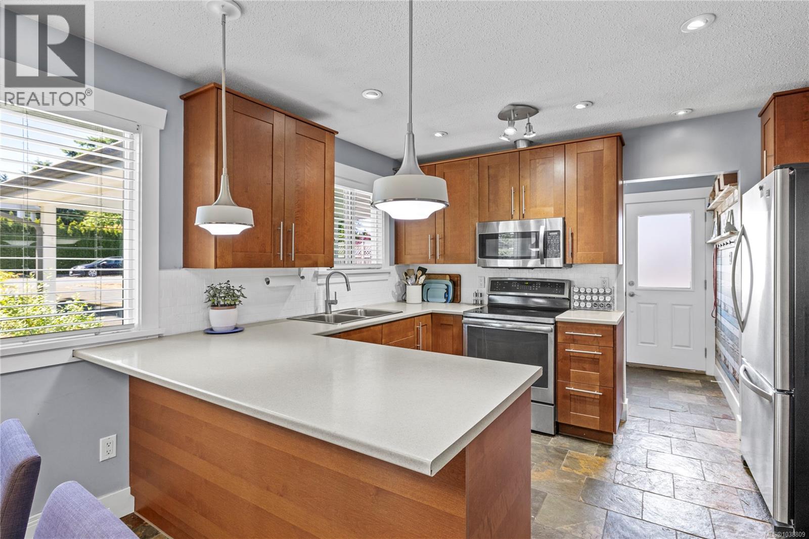 1527 Dalmatian Dr, Parksville