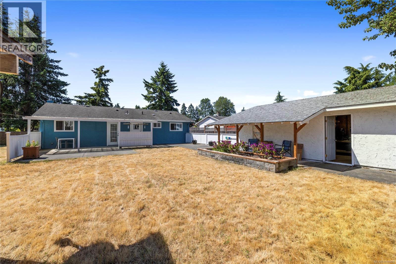 1527 Dalmatian Dr, Parksville