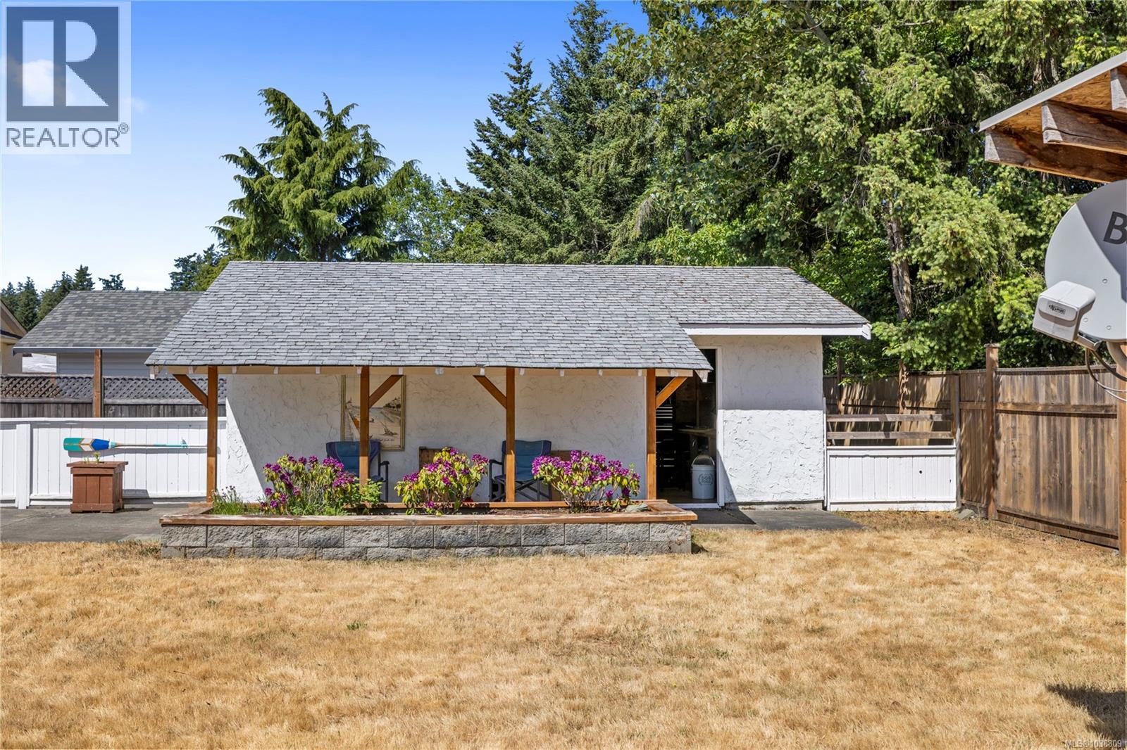 1527 Dalmatian Dr, Parksville