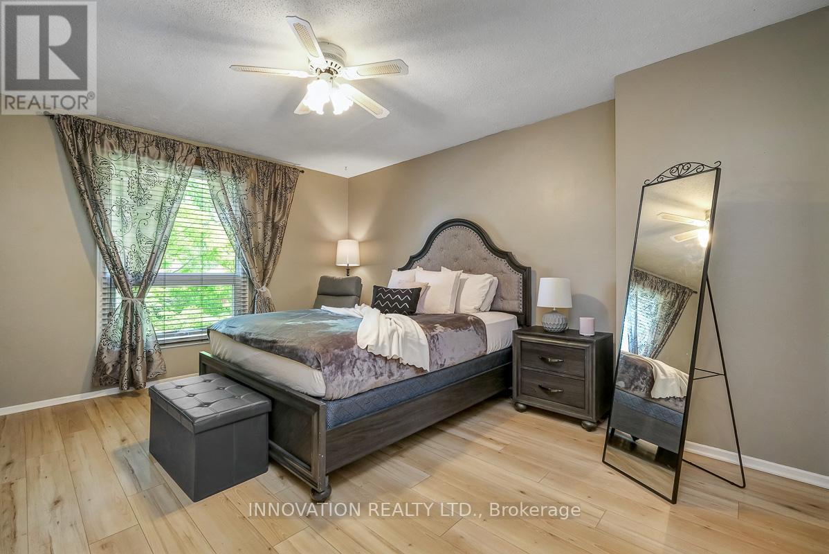 2113 STONEHENGE CRESCENT - 21