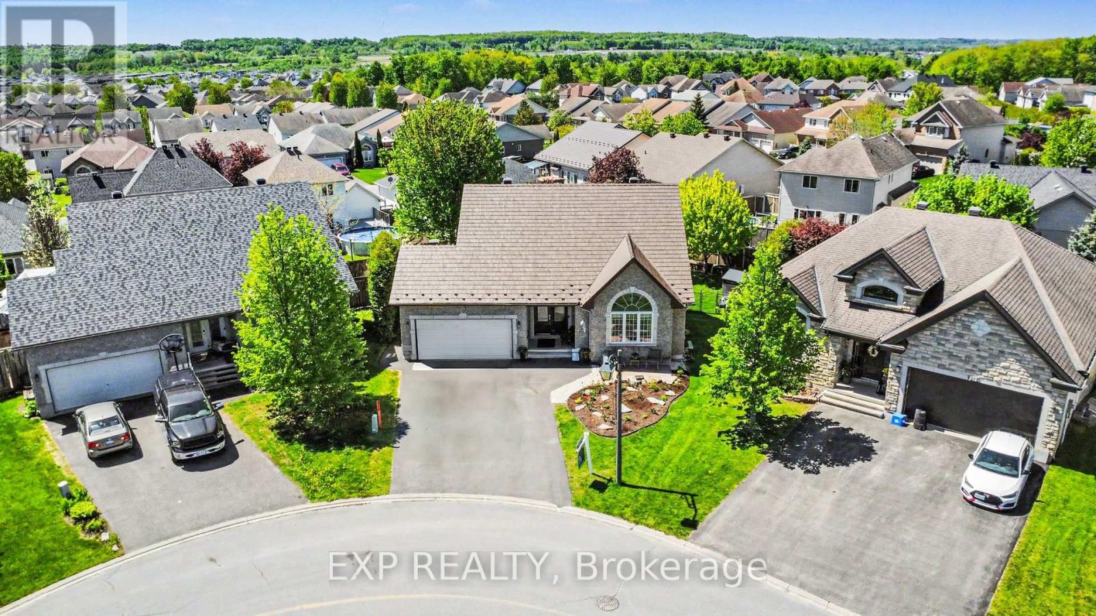 217 JASPER CRESCENT - 40