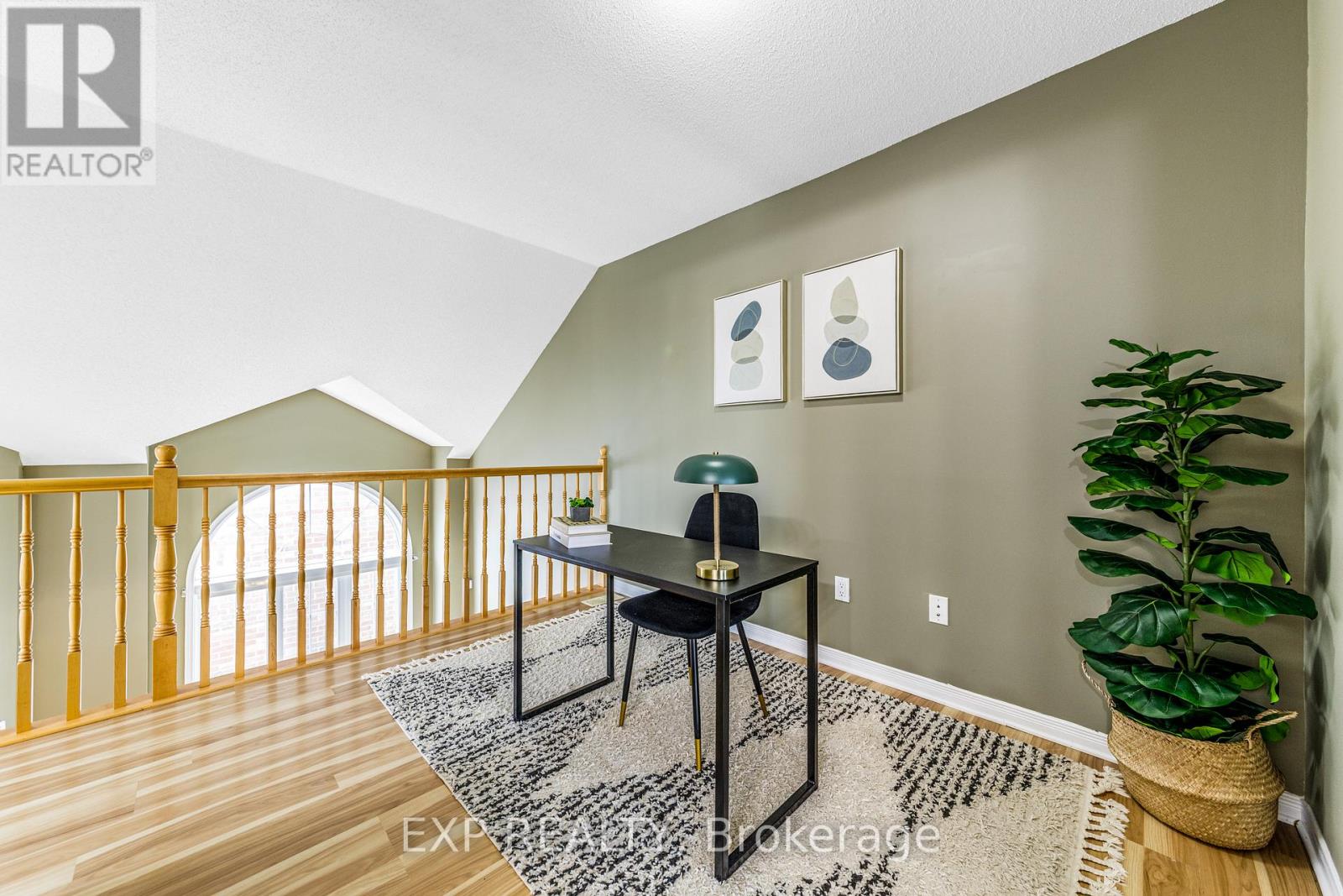 102 GATESTONE PRIVATE - 15