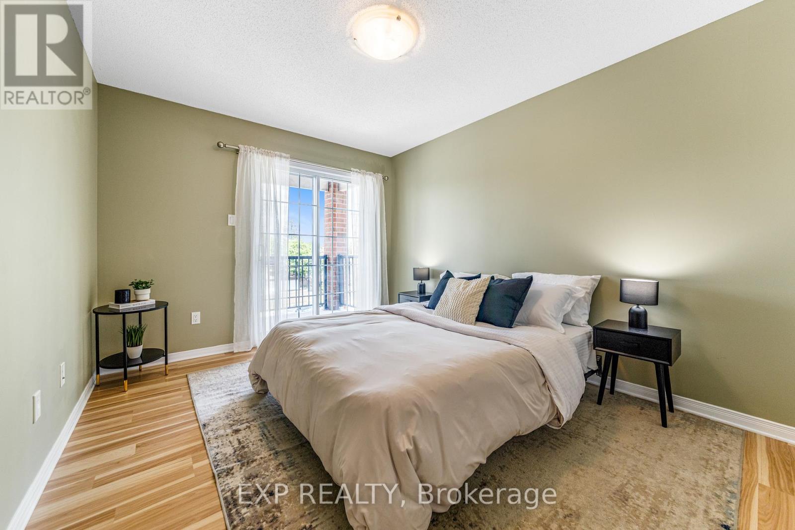 102 GATESTONE PRIVATE - 23