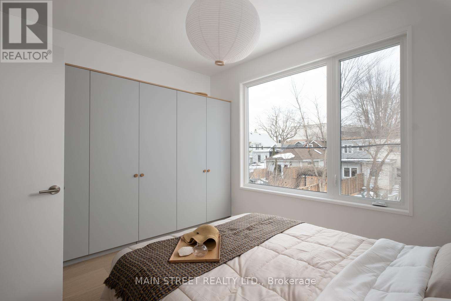 523 CRAVEN ROAD - 11