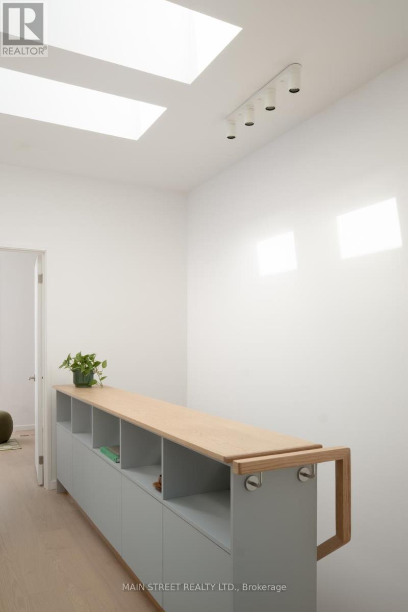523 CRAVEN ROAD - 10