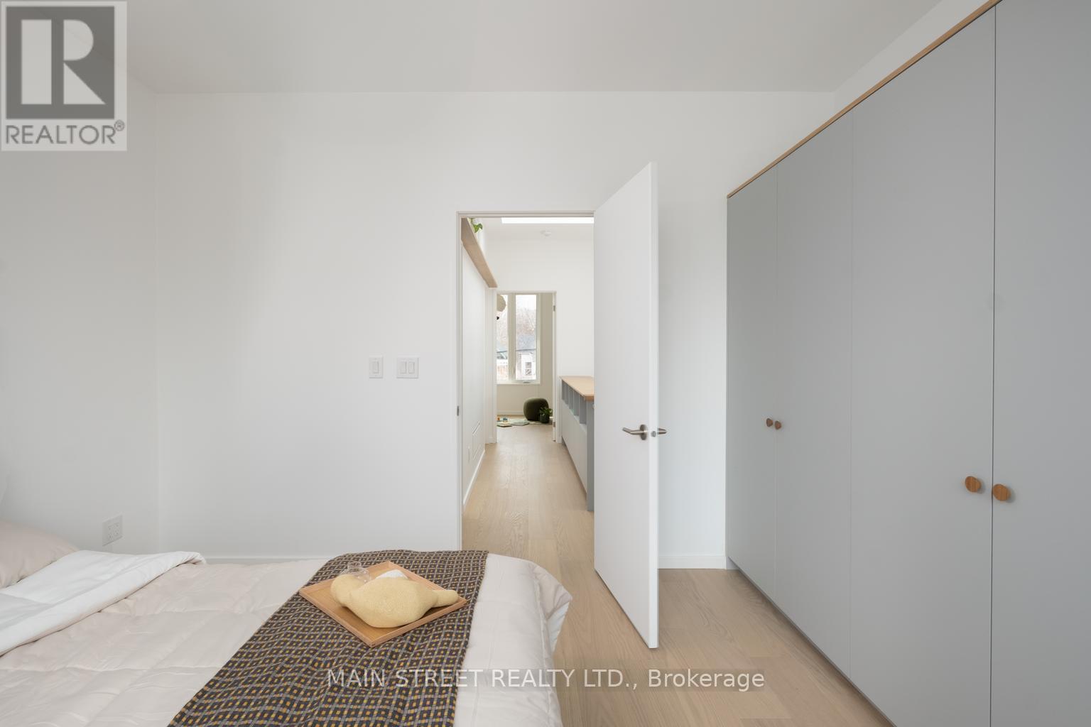 523 CRAVEN ROAD - 16