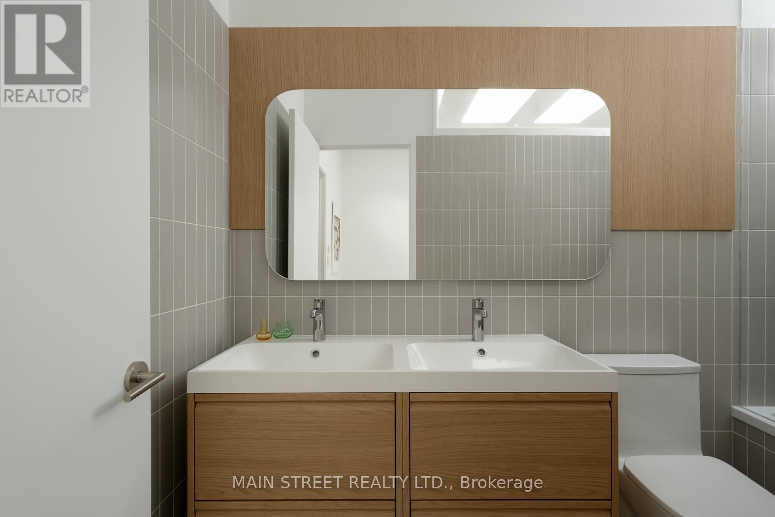 523 CRAVEN ROAD - 17