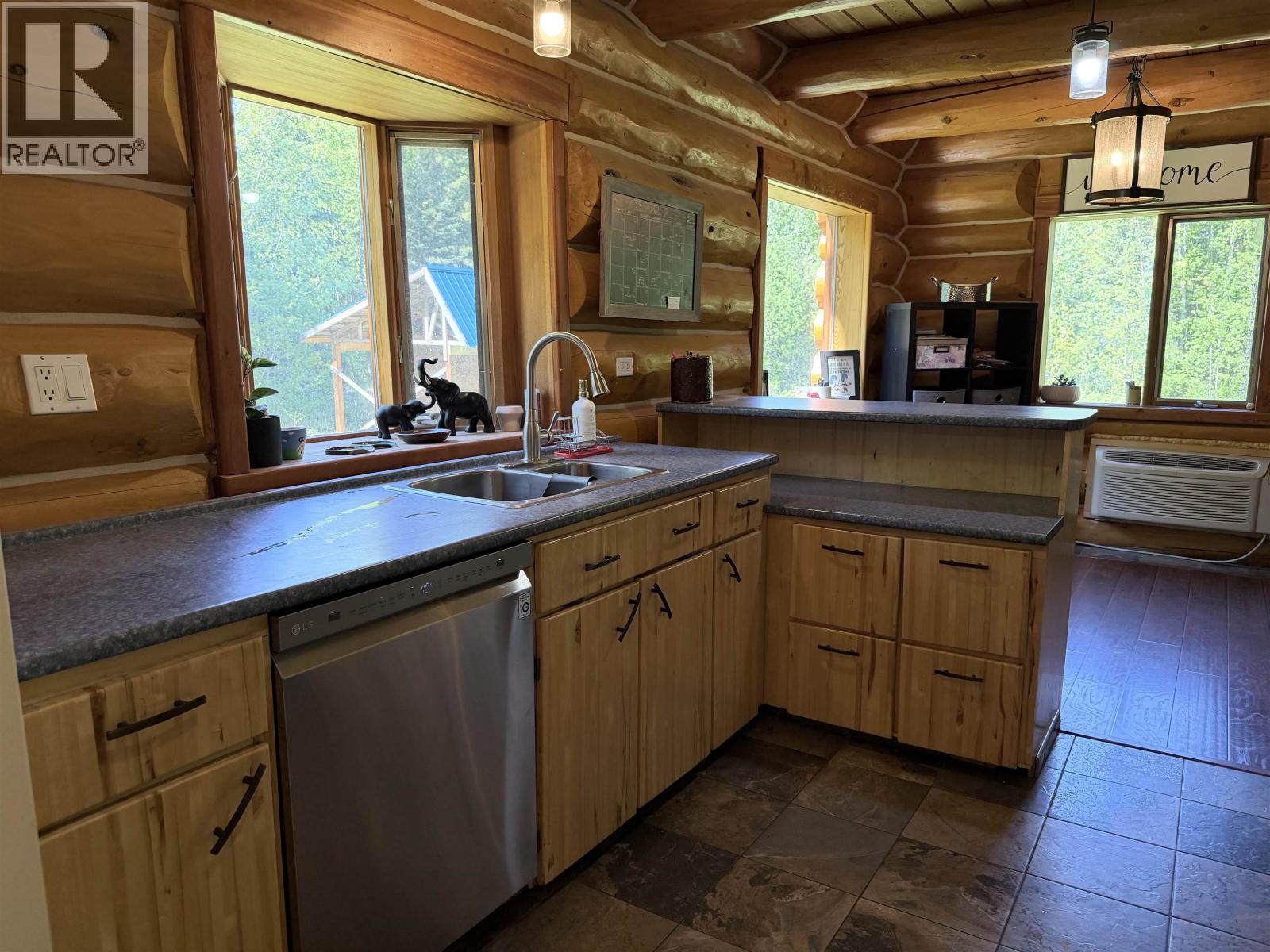 2827 WOODRIDGE ROAD - 6