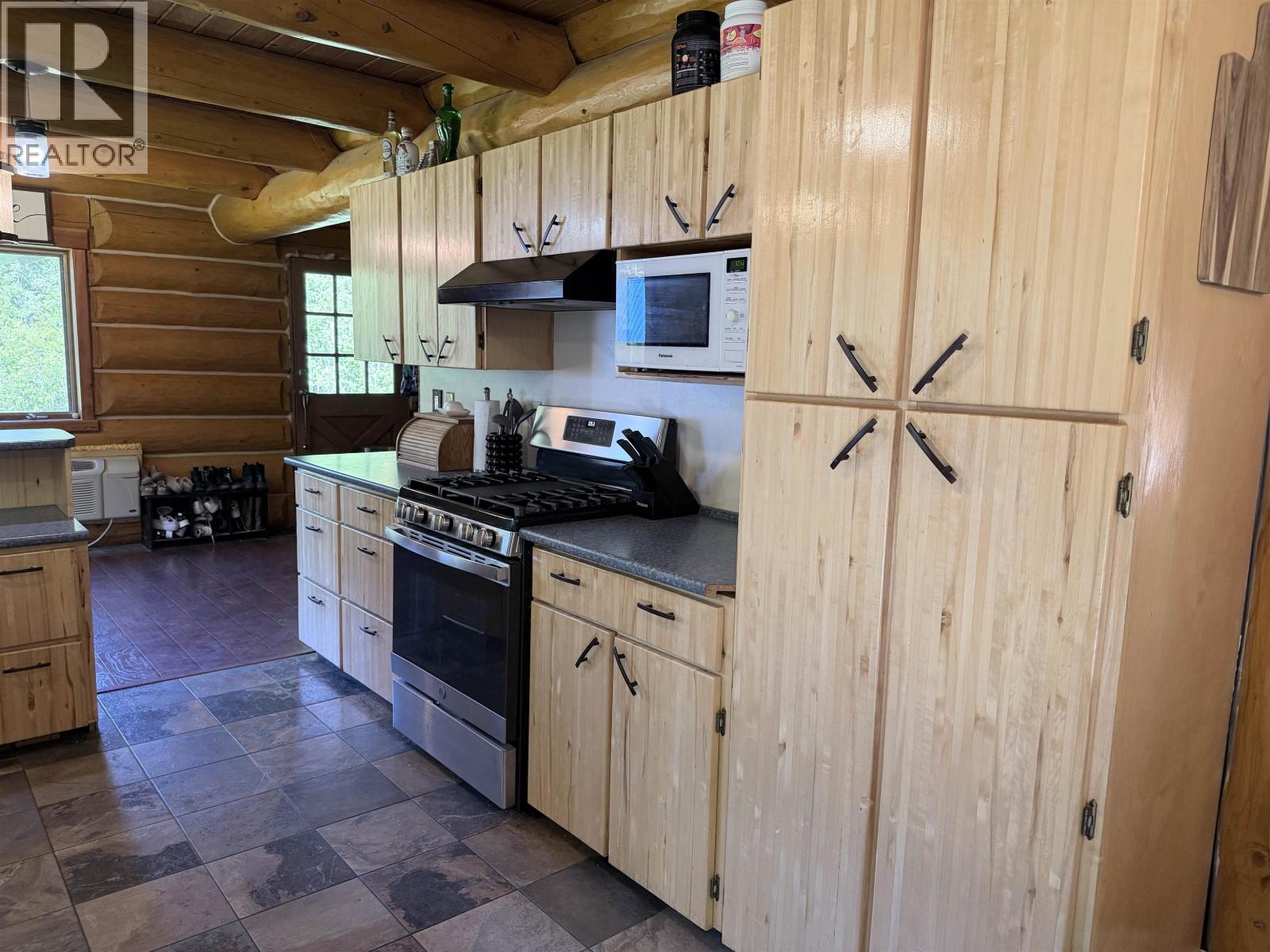 2827 WOODRIDGE ROAD - 8