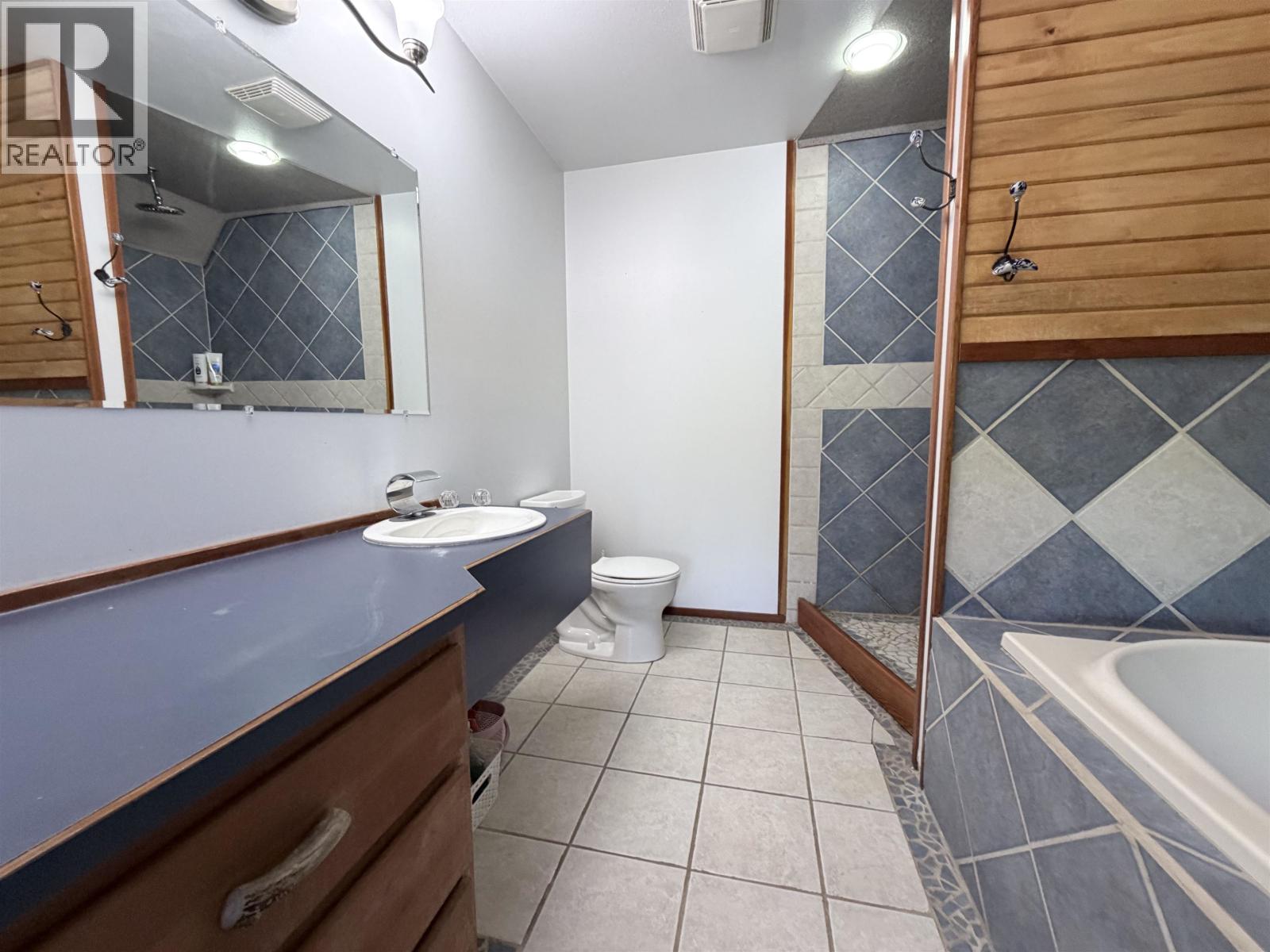 2827 WOODRIDGE ROAD - 29
