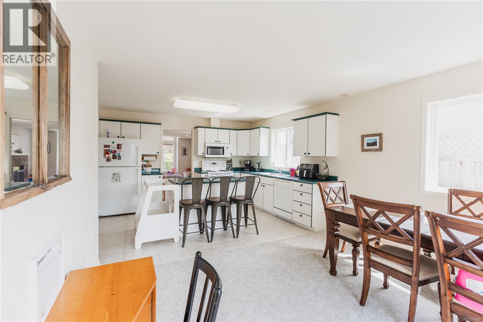 706 Ironwood Ave, Parksville