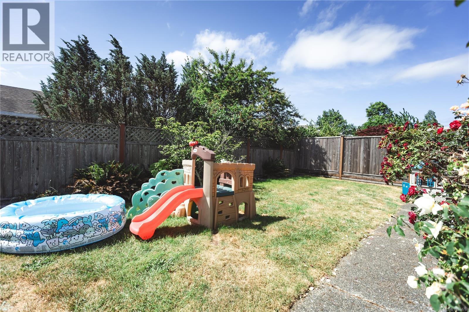 706 Ironwood Ave, Parksville
