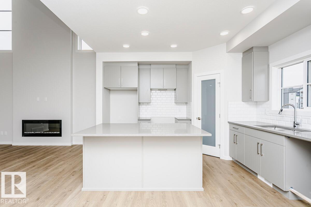 2944 65 ST SW - 4