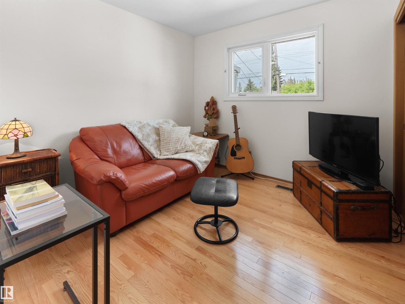 5832 114A ST NW - 14