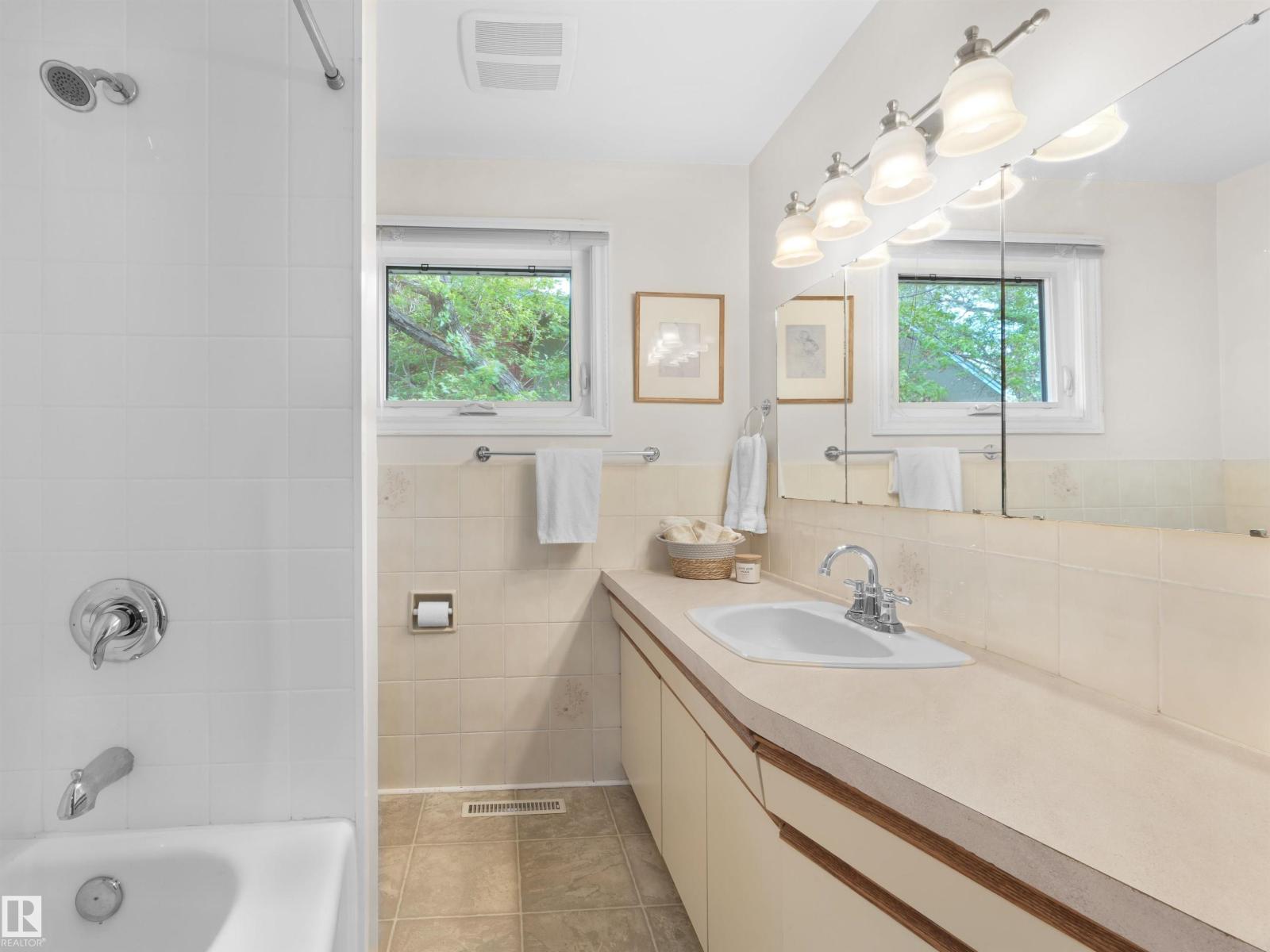 5832 114A ST NW - 15