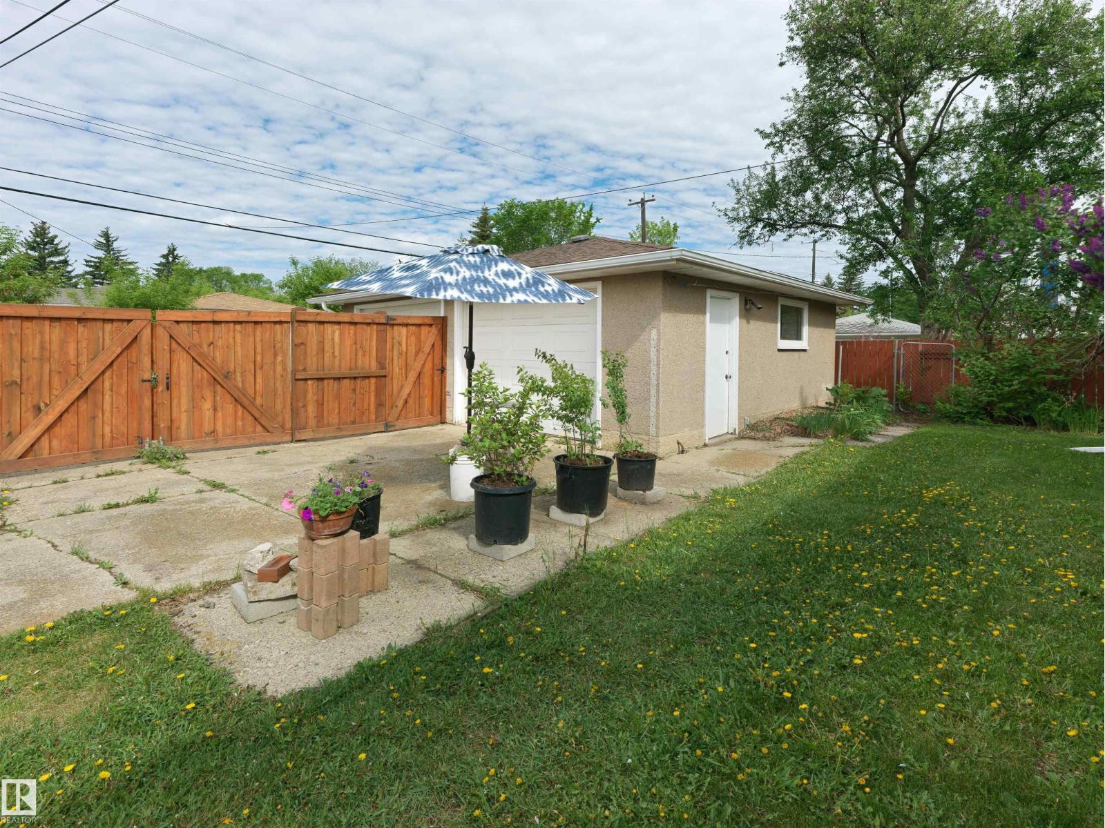 5832 114A ST NW - 29
