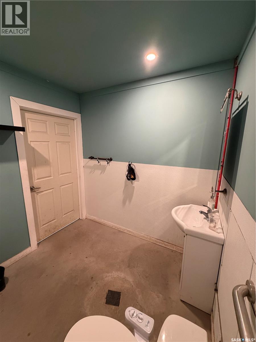 4 1210 Industrial ROAD — photo 14