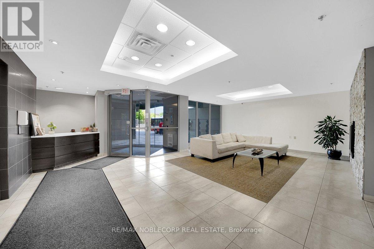 #508 920 SHEPPARD AVENUE W - 7