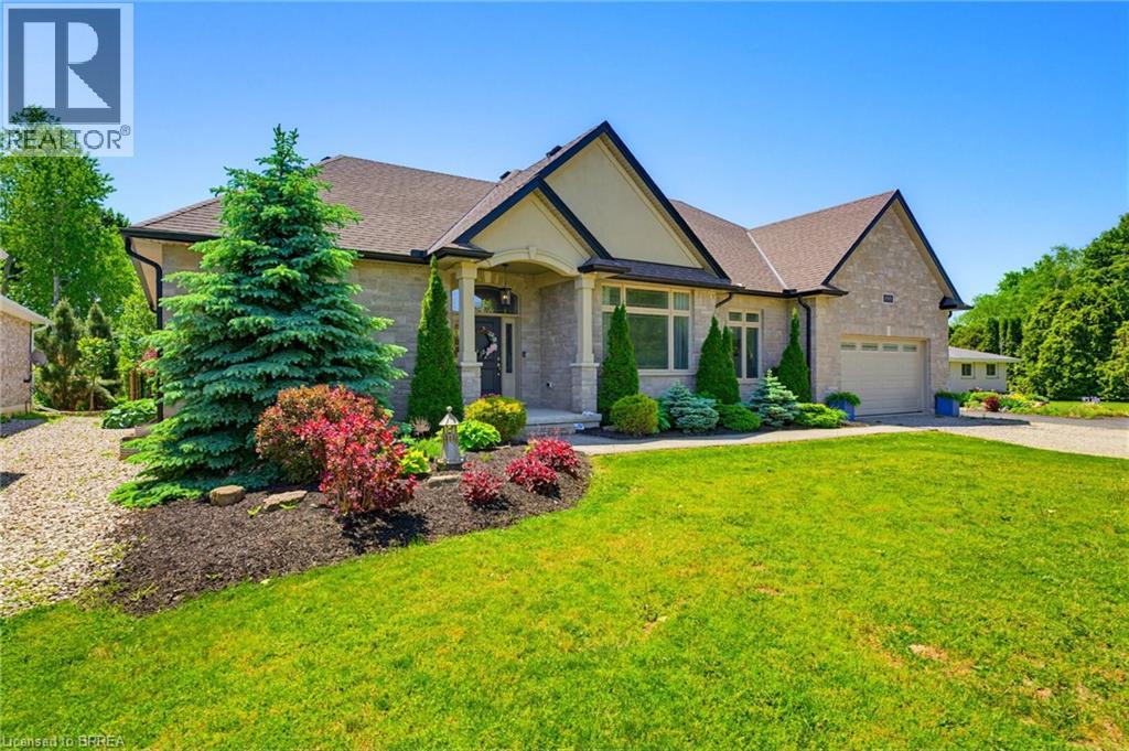 6-bedroom home for sale at 193 KING EDWARD Street, Paris ON · photo 1 of 51