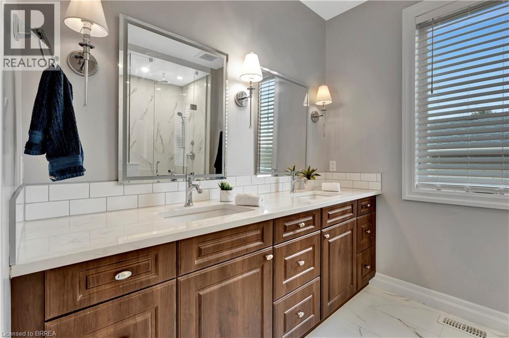 6-bedroom home for sale at 193 KING EDWARD Street, Paris ON · photo 26 of 51