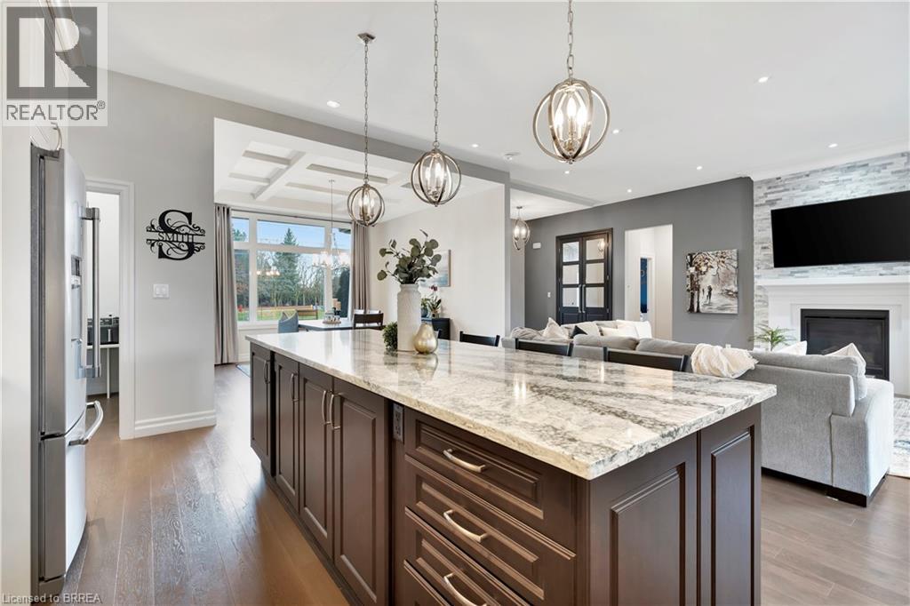 6-bedroom home for sale at 193 KING EDWARD Street, Paris ON · photo 15 of 51