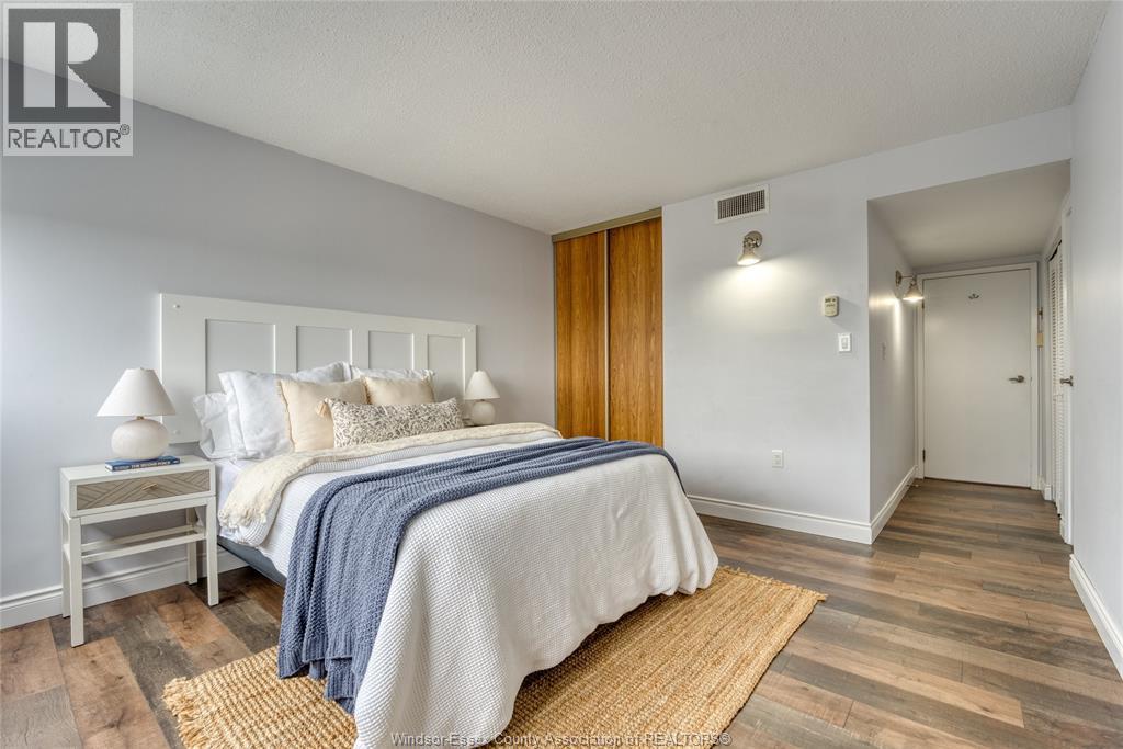 #2103 380 PELISSIER STREET - 18