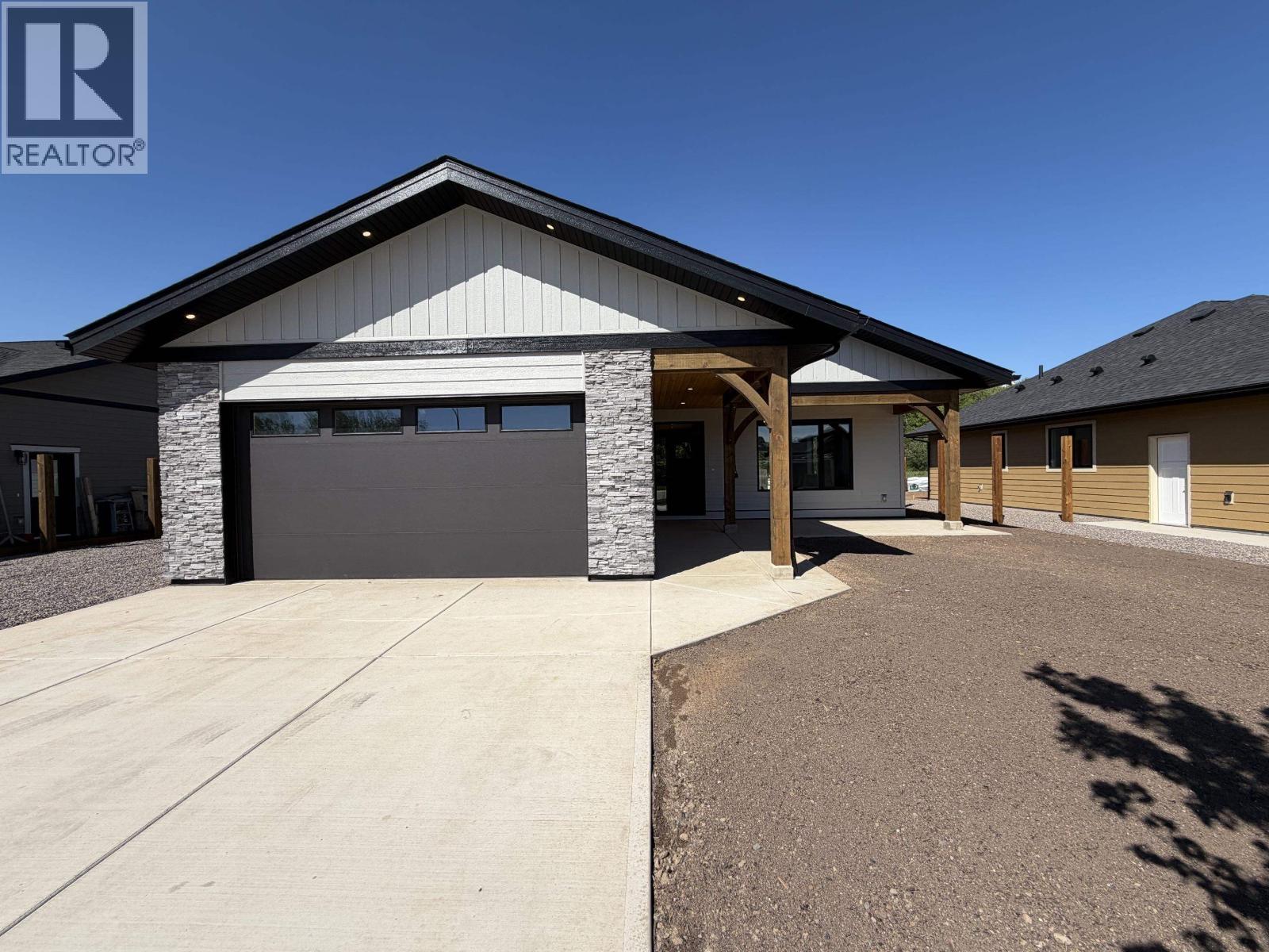 1045 PARKSIDE AVENUE - 6