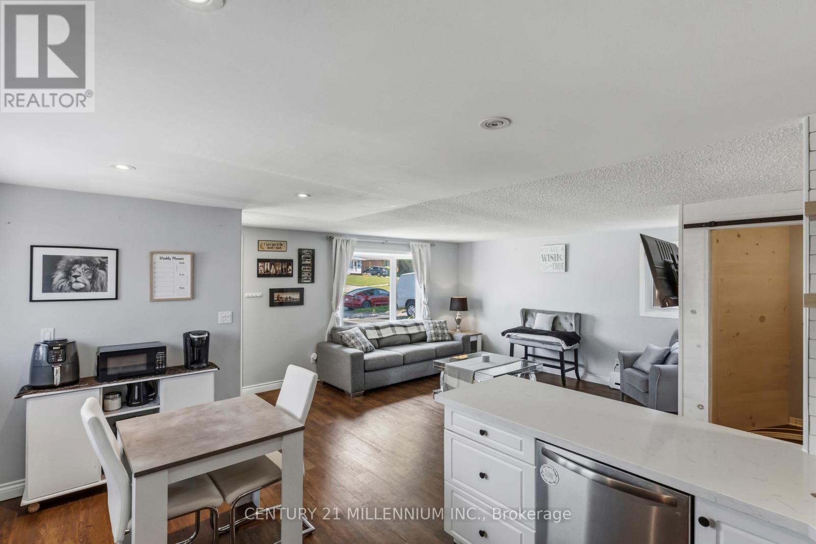 796 GRANDVIEW DRIVE - 12