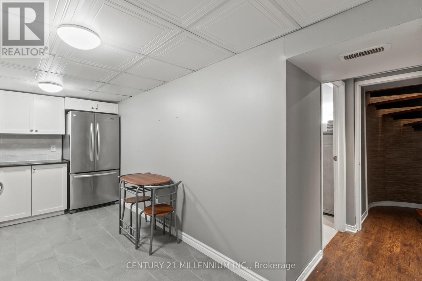 796 GRANDVIEW DRIVE - 27