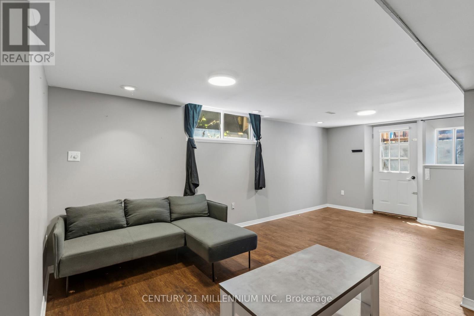 796 GRANDVIEW DRIVE - 28