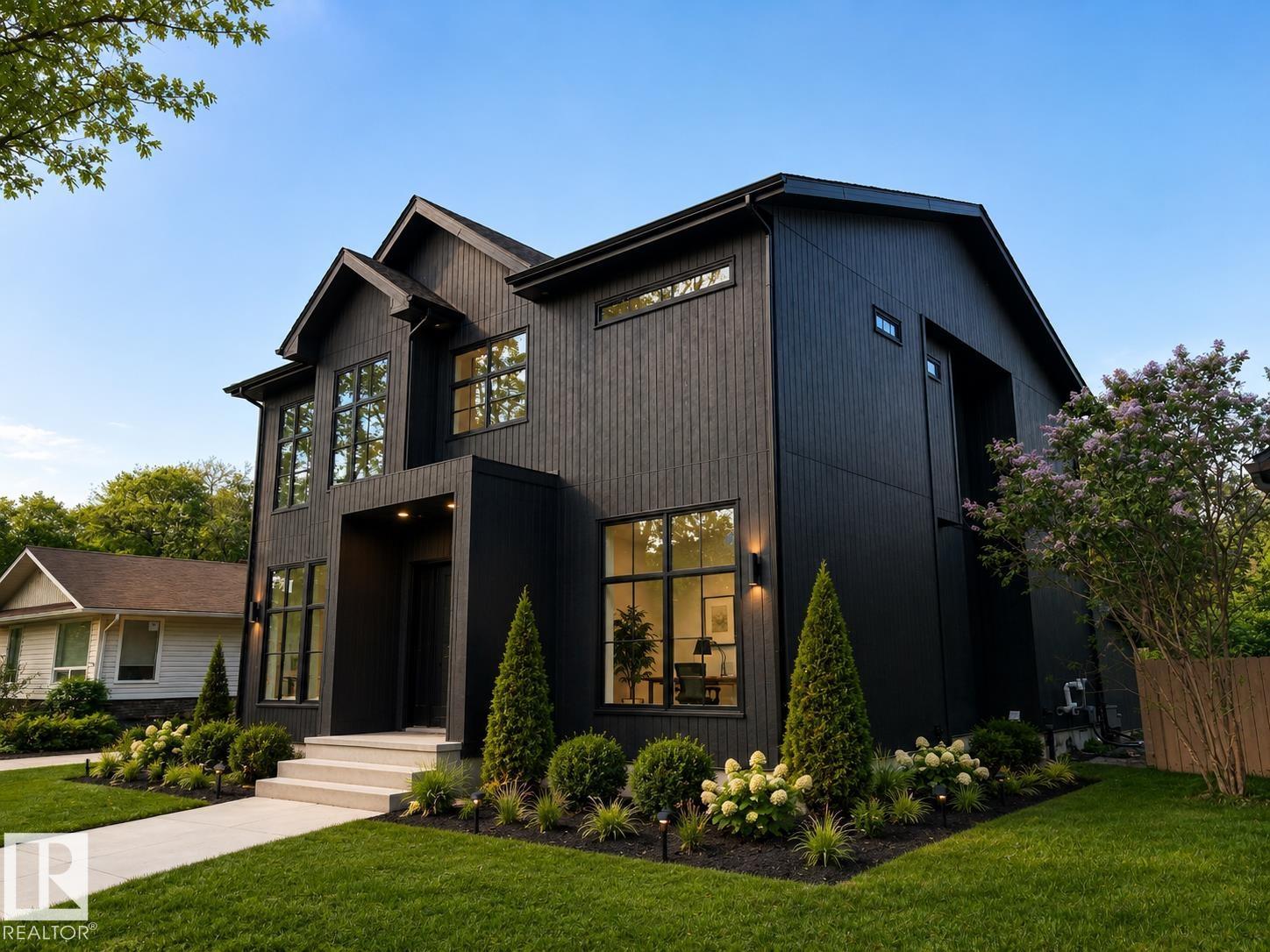 9243 148 ST NW - 23