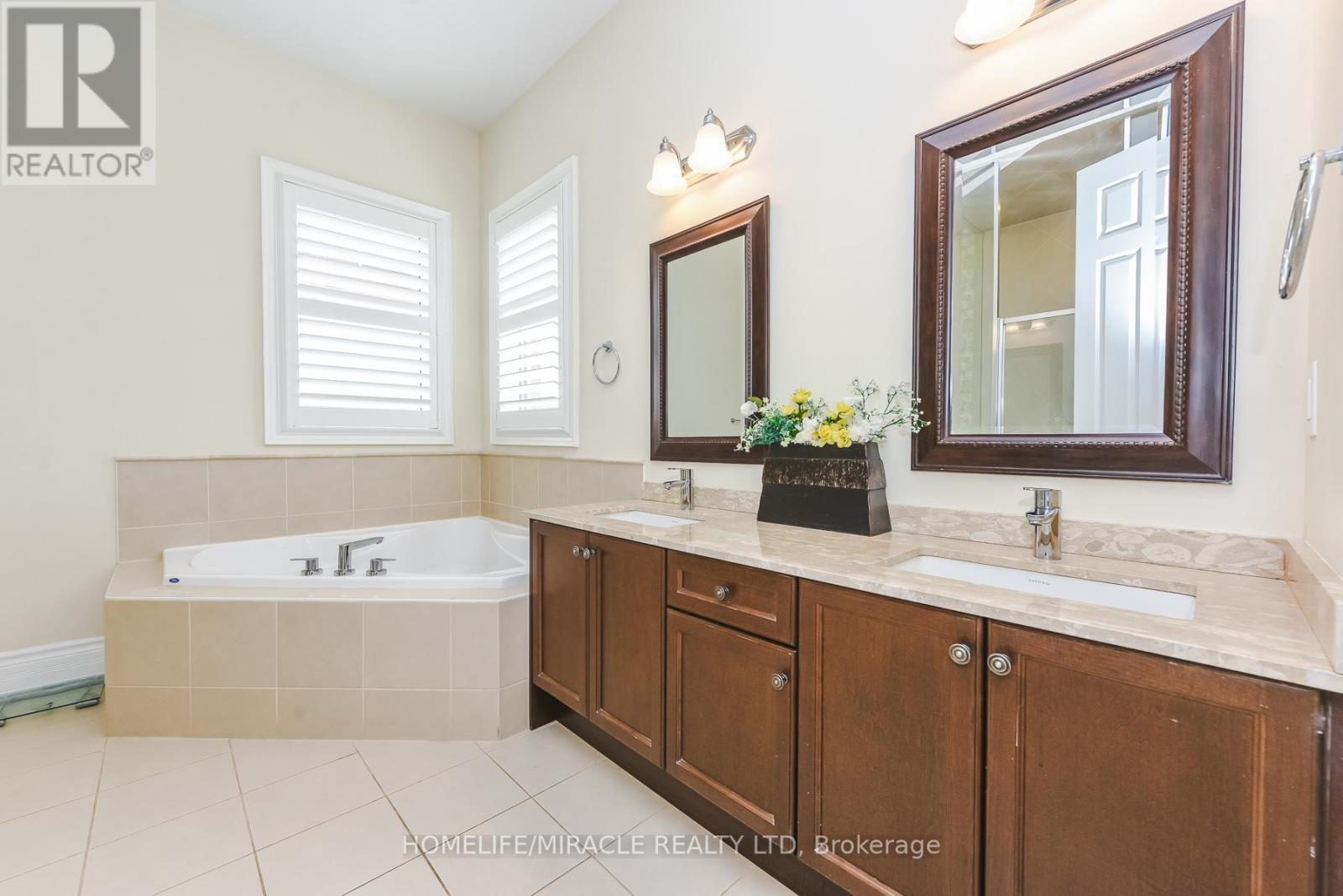 37 VENKATA DRIVE - 34