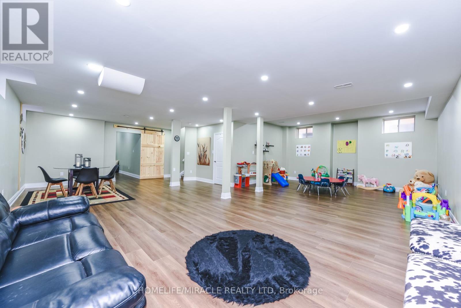 37 VENKATA DRIVE - 43